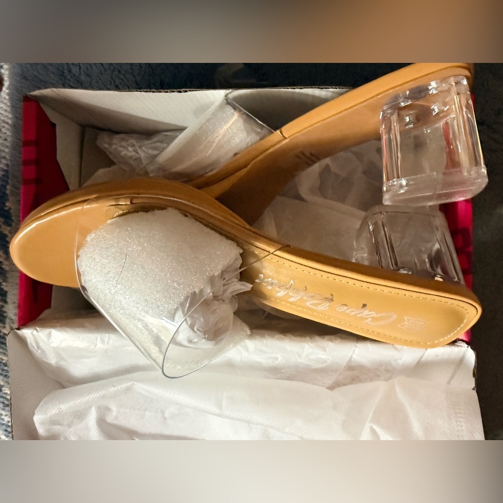 Cape Robbin Women's Low Block Heel Clear Sandals, Round Open Toe Anjelic